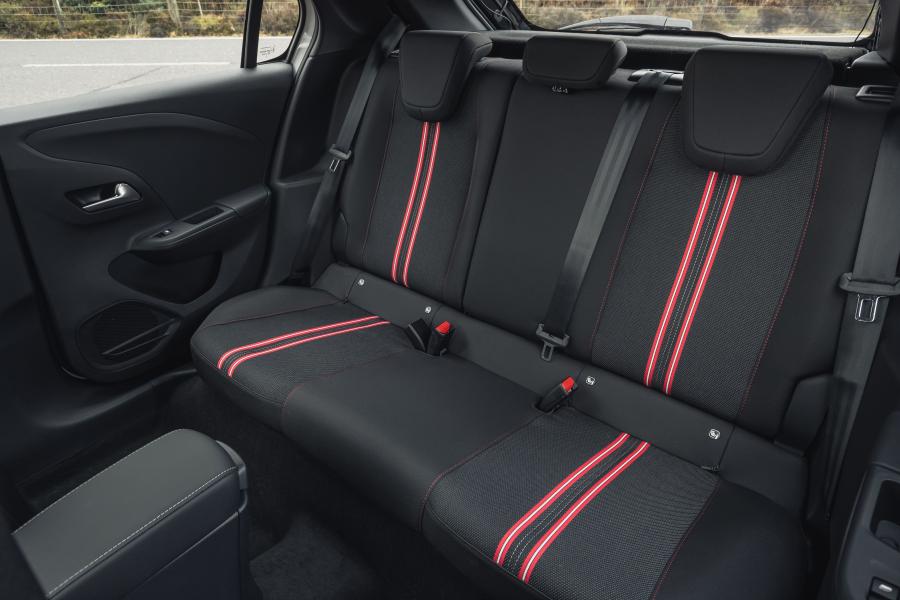 Интерьер Vauxhall Corsa SRi (F) 2019 года  (фото 22 из 80)